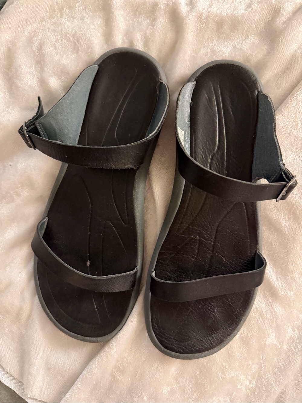Columbia Black Two-Strap Outdoor Sandals 10 - Picture 2 of 6